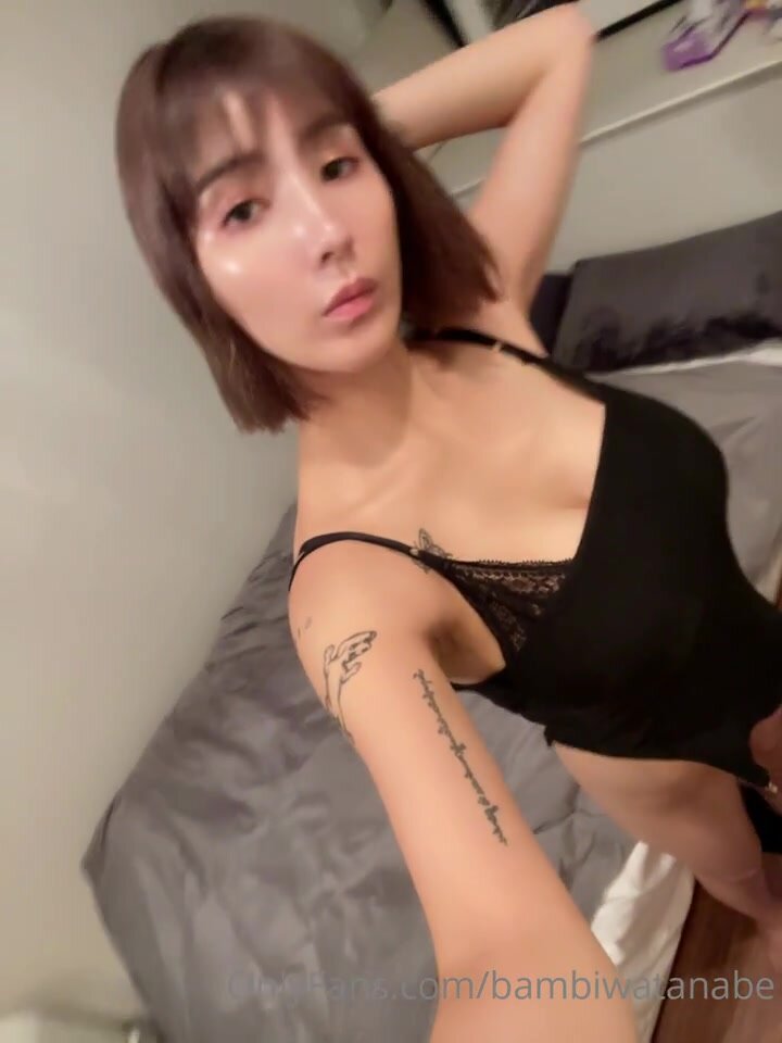 OnlyFans天然巨乳女神，號稱第一美臀【渡辺萬美】視圖福利，一對車大燈又軟又彈 (2)